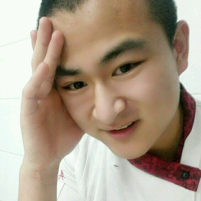 人潮拥挤的第一张照片--鞍山中老年相亲网